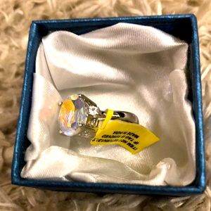 Beautiful size 7 Swarovski Crystal ring